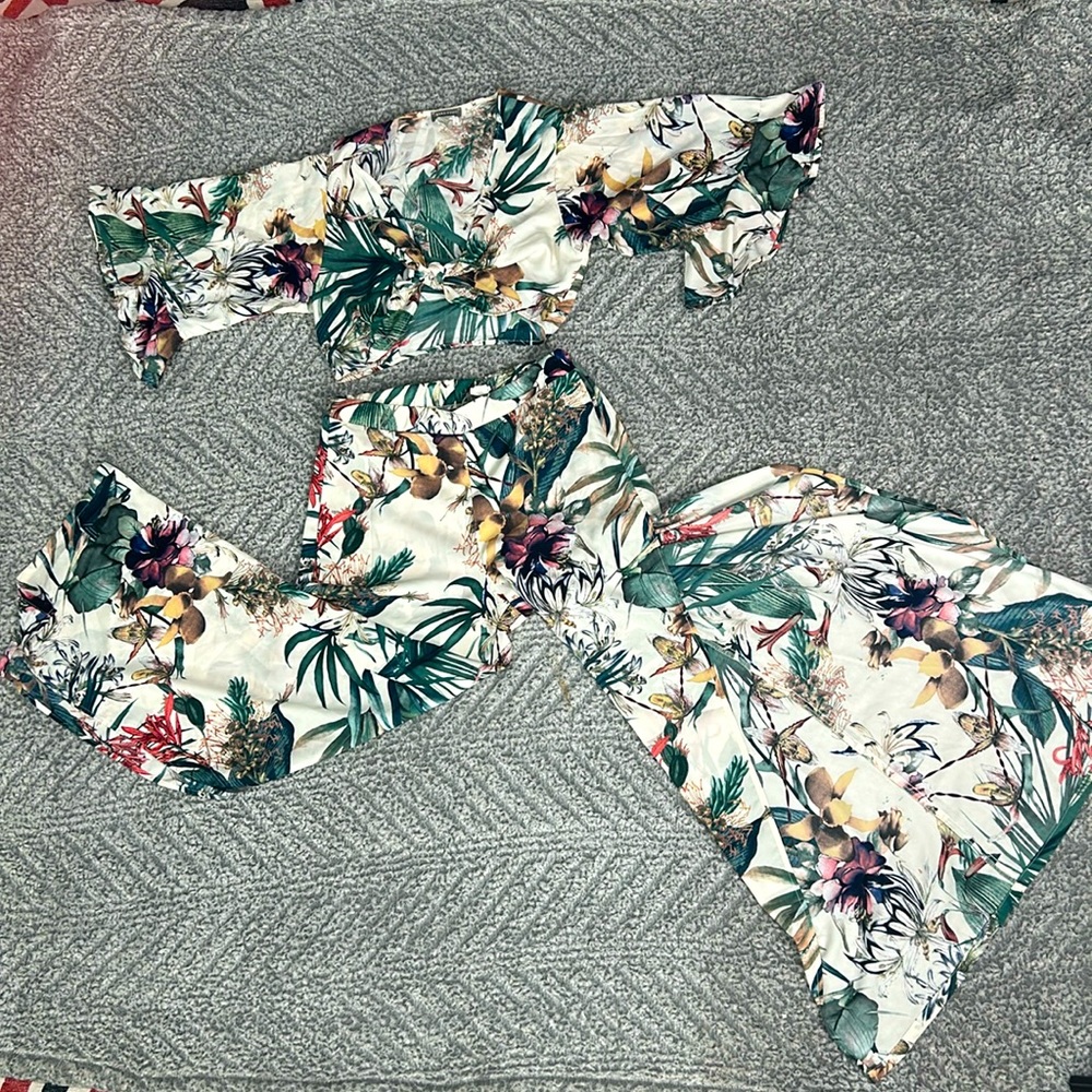 Two piece floral print pantsuit